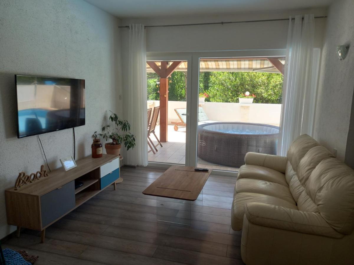 Vila Brig 108 - Private Swimming Pool And Jacuzzi Рієка Екстер'єр фото